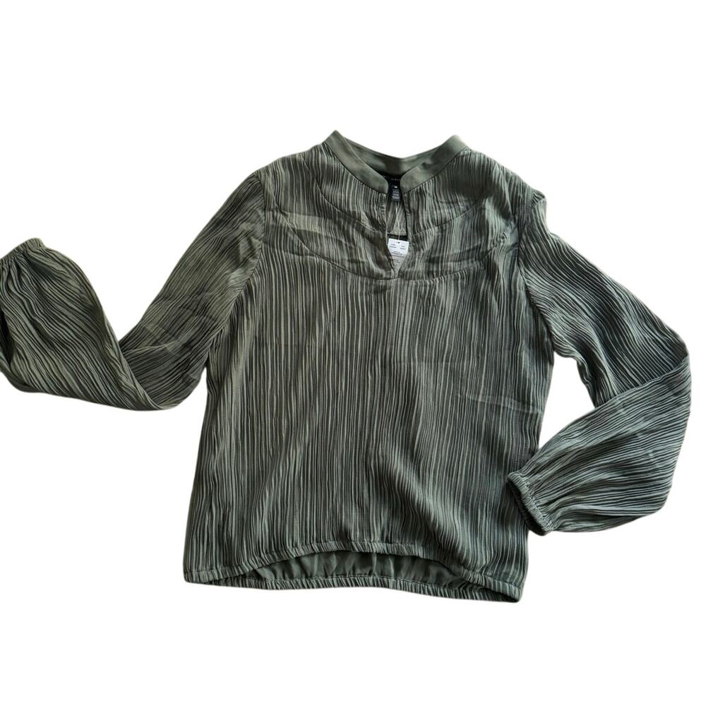 White House Black Market Long Sleeve Pleated Blouse Women's Size M Olive